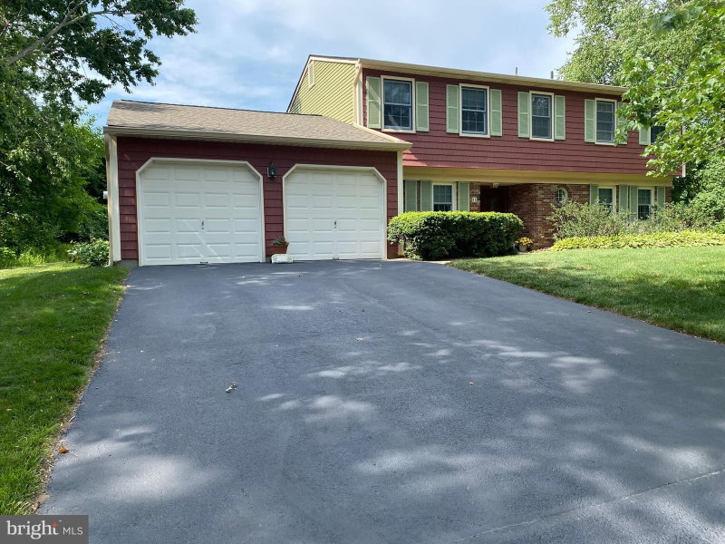 46 HAMILTON LANE S