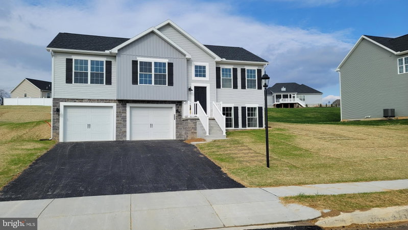 19 MECKLEY RUN Unit 8