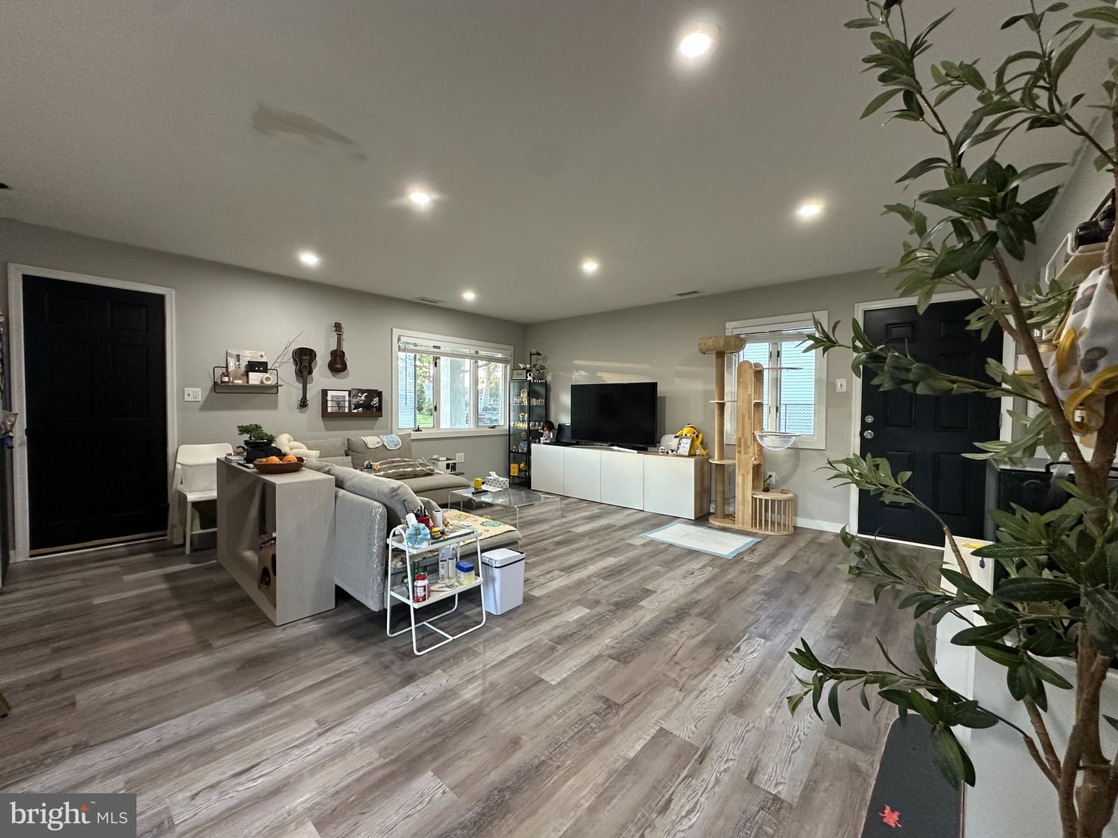 28 OUTLOOK LN, LEVITTOWN 19055, PA