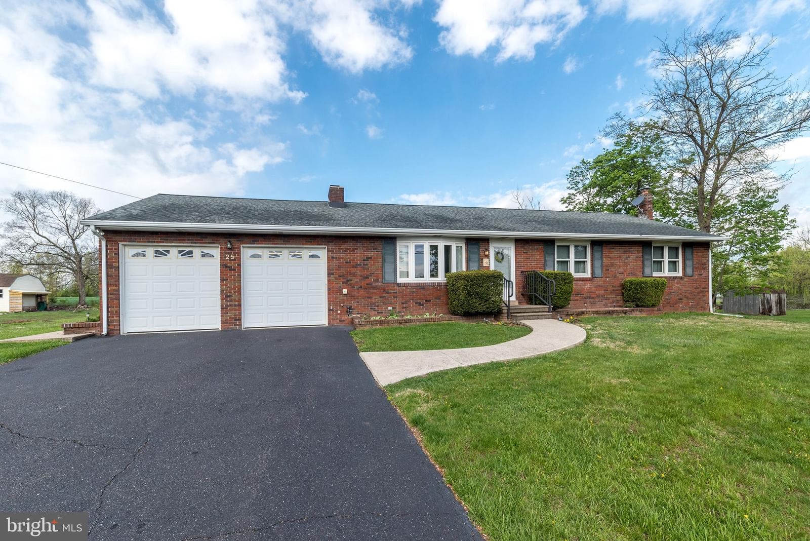 29 W CREAMERY RD, TRUMBAUERSVILLE 18970, PA