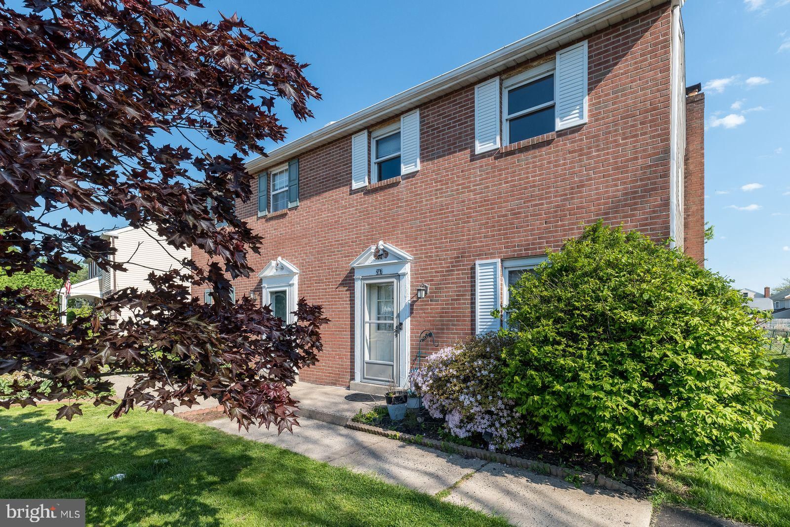 207 HICKORY DR, QUAKERTOWN 18951, PA