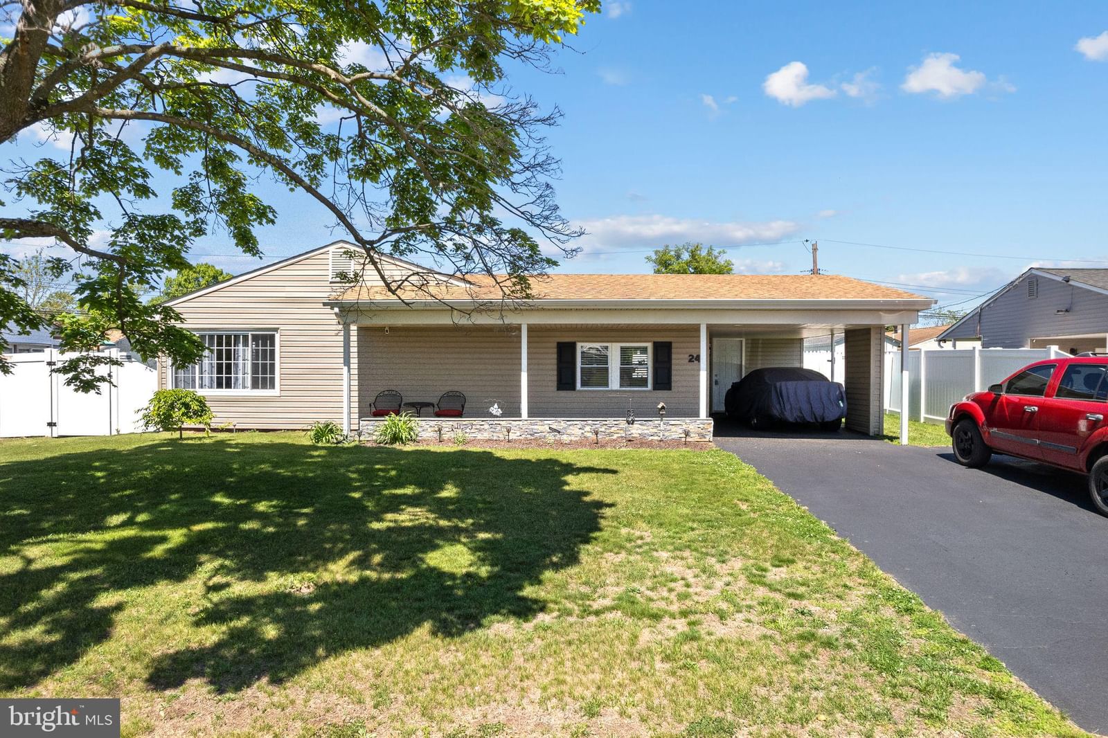 24 GARDEN LN, LEVITTOWN 19055, PA