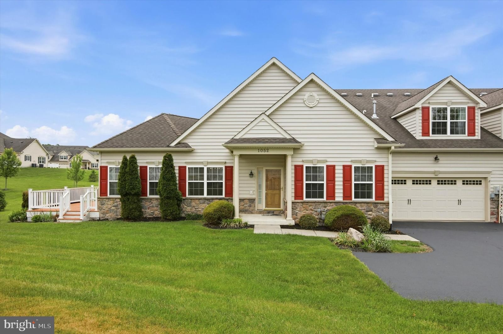 1052 ARBOUR LN, QUAKERTOWN 18951, PA