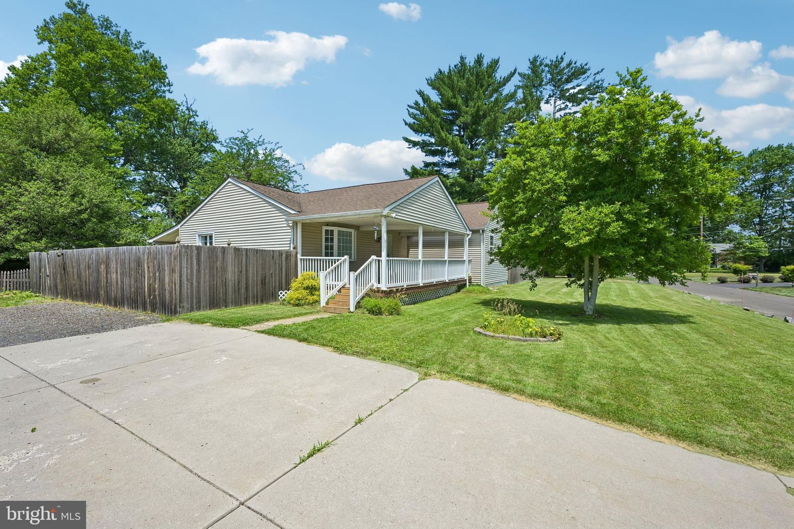 1440 CENTRE ST, LEVITTOWN 19057, PA