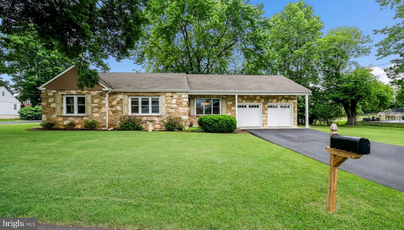 202 FRONT ST, FEASTERVILLE TREVOSE 19053, PA