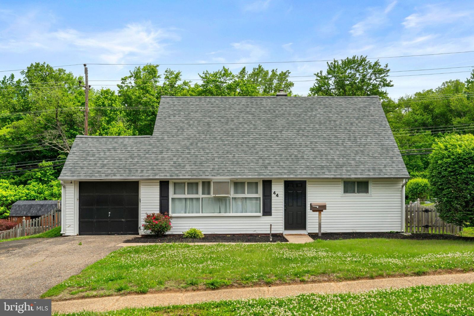 44 QUICKSET RD, LEVITTOWN 19057, PA