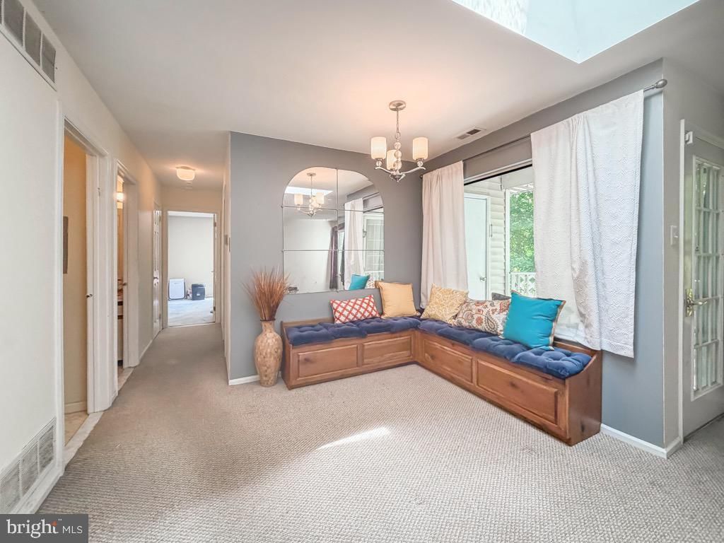 804 DIAMOND DRIVE photograph
