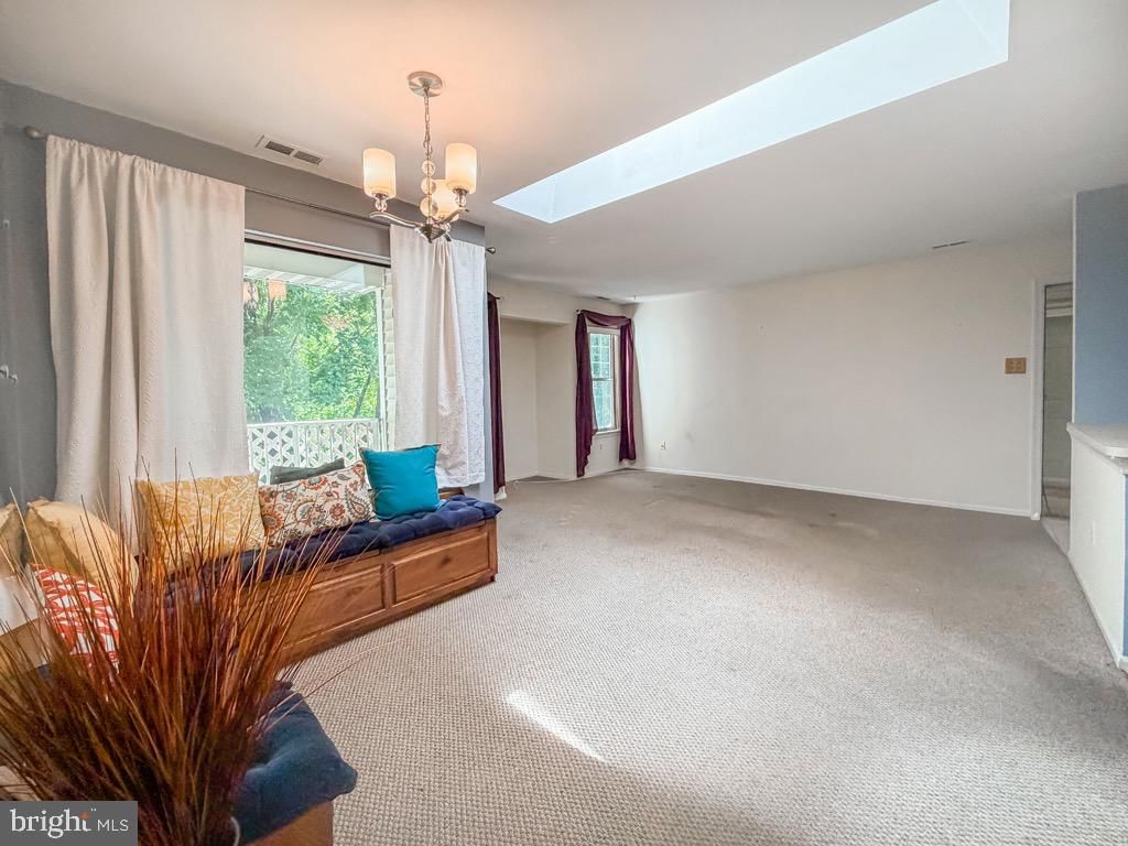 804 DIAMOND DRIVE photograph