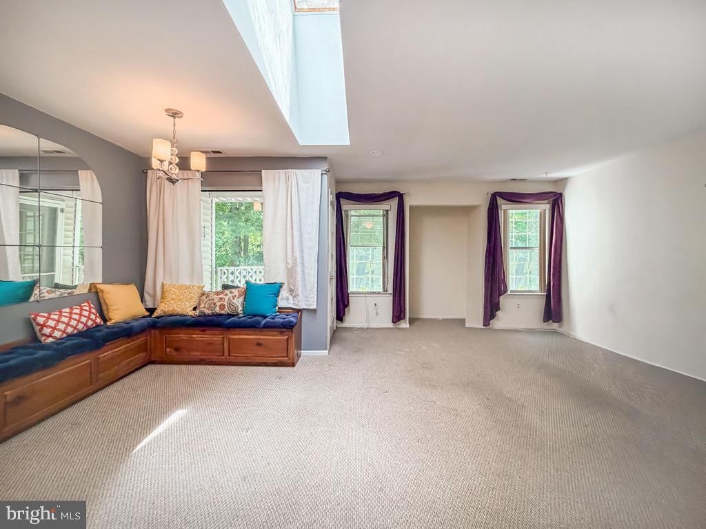 804 DIAMOND DRIVE photograph