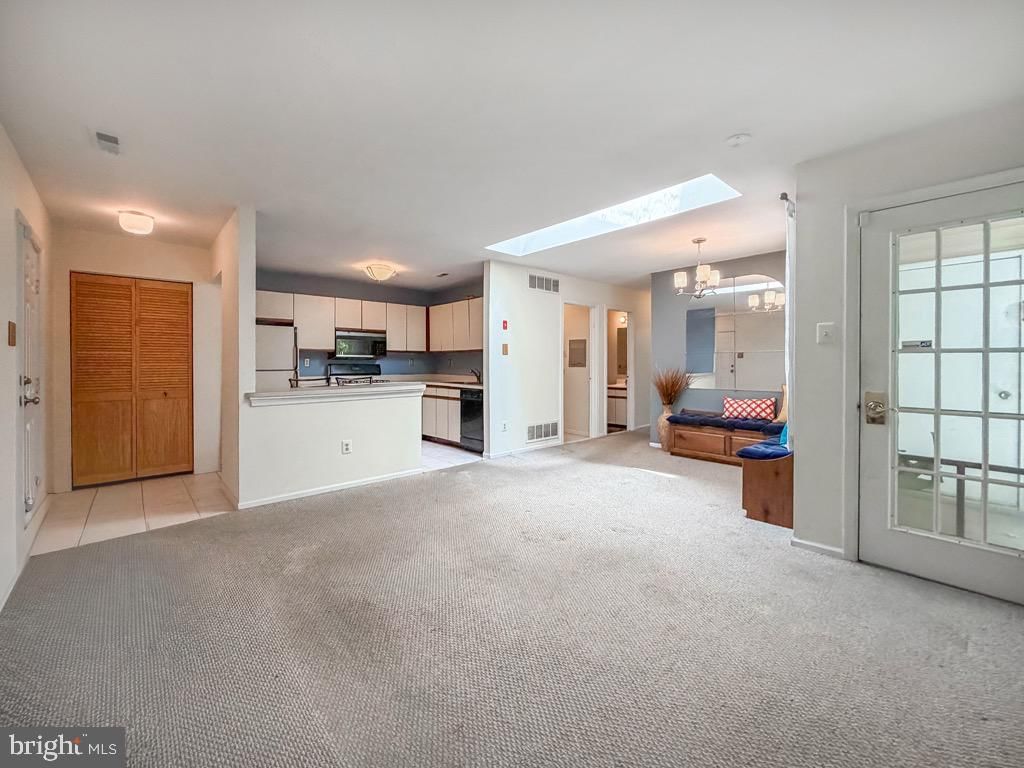 804 DIAMOND DRIVE photograph