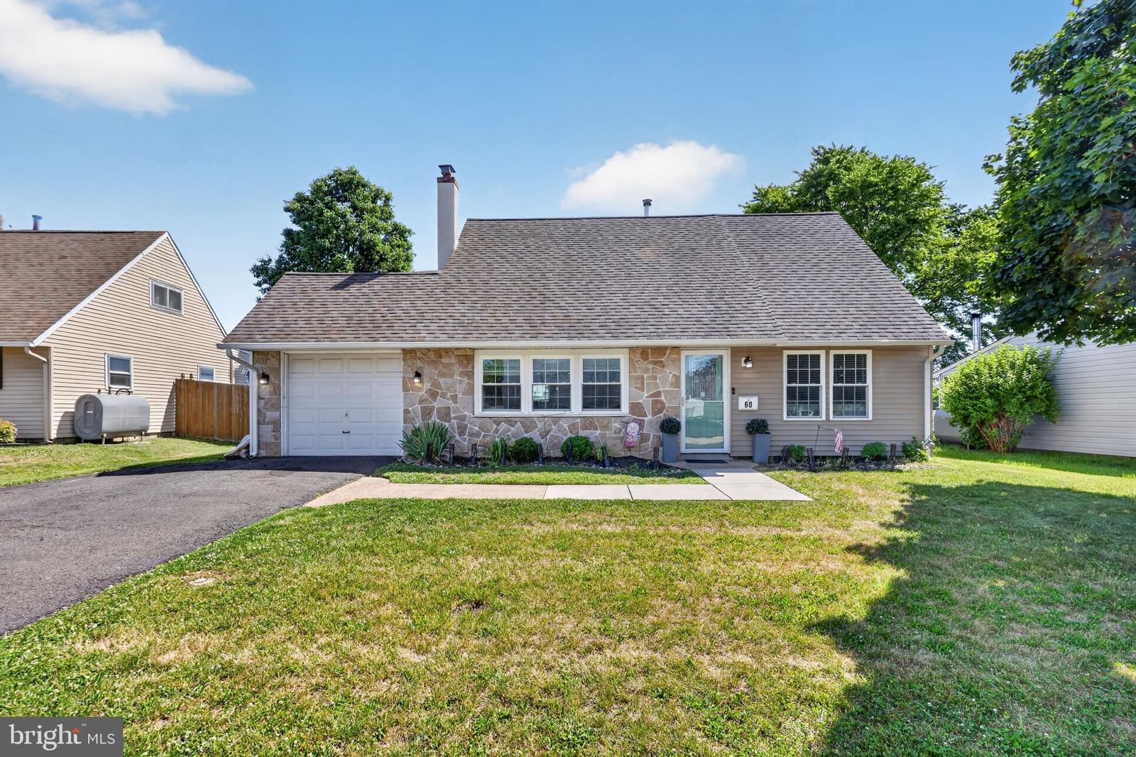 60 PINE NEEDLE RD, LEVITTOWN 19056, PA
