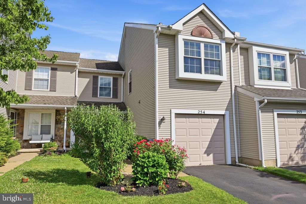 254 SEQUOIA DR, NEWTOWN 18940, PA
