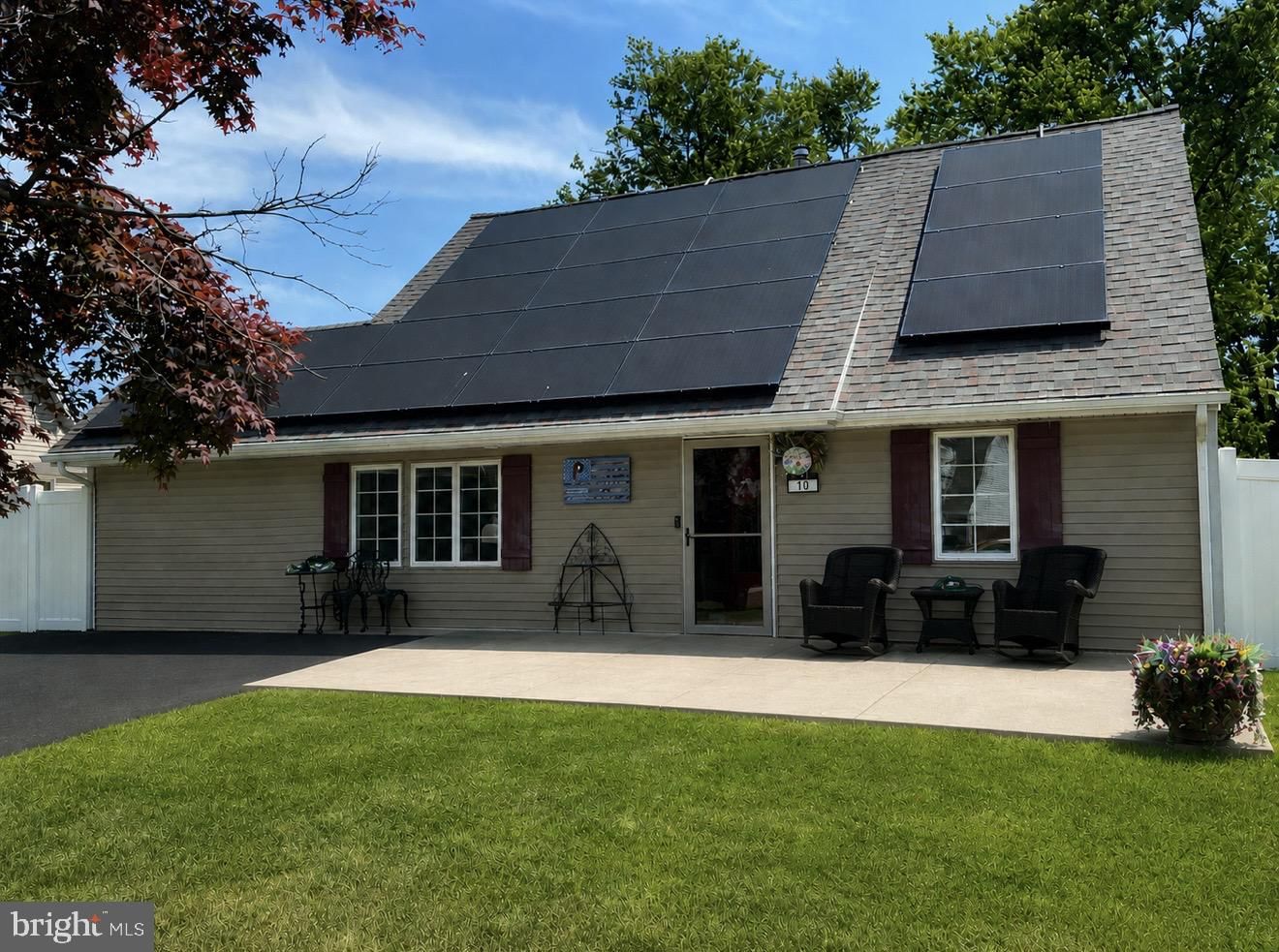 10 INDIAN RED RD, LEVITTOWN 19057, PA