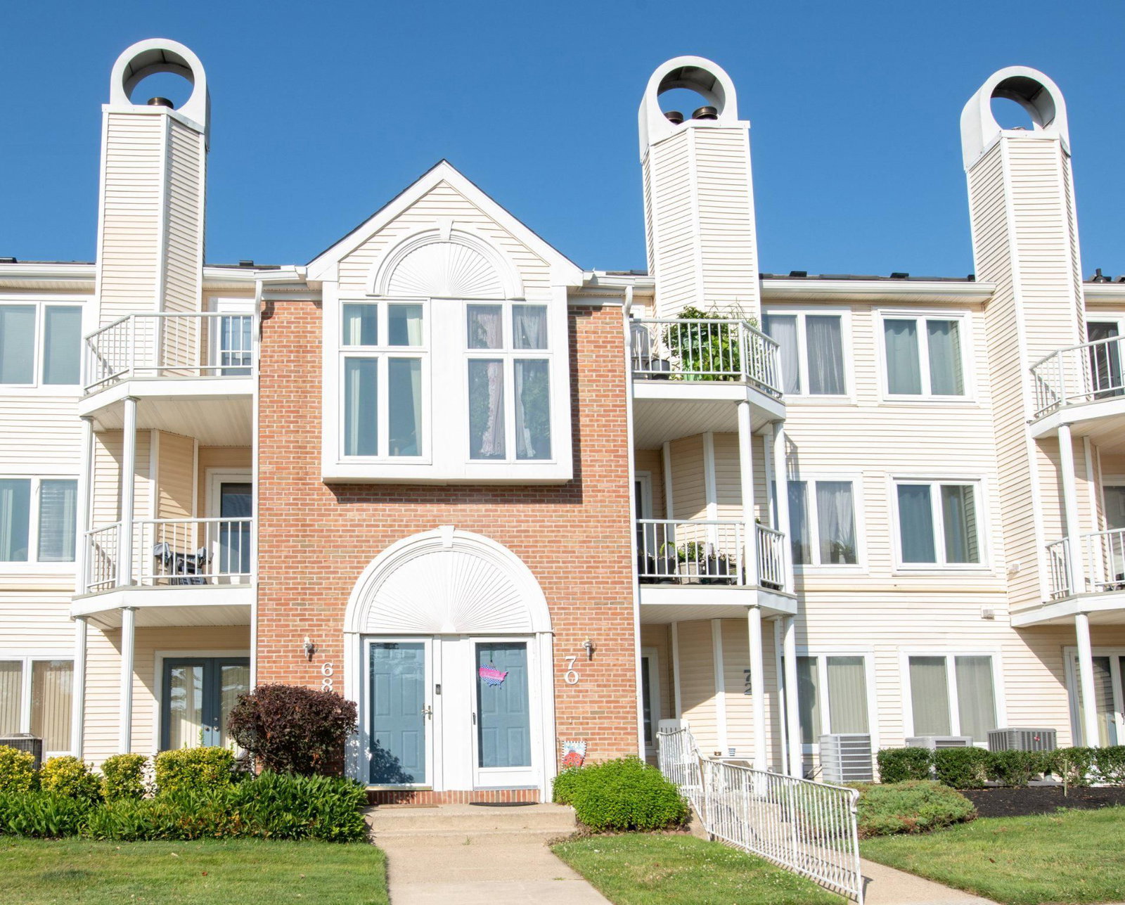 68 CATHERINE CT, LEVITTOWN 19057, PA