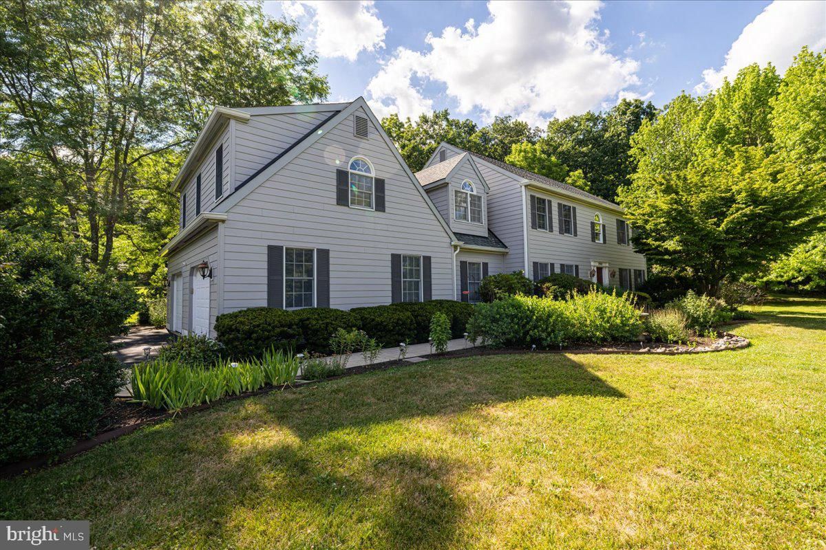 2850 W FOX CHASE CIR, DOYLESTOWN 18902, PA