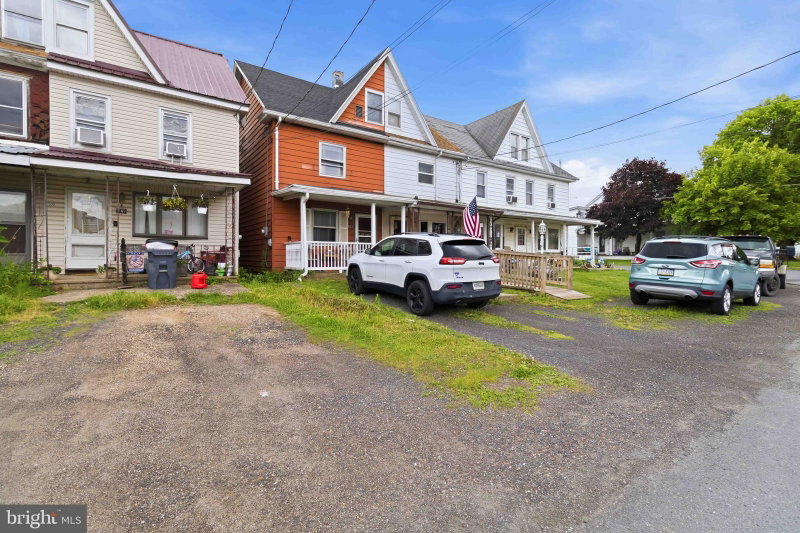 351 COLUMBIA AVE AVE