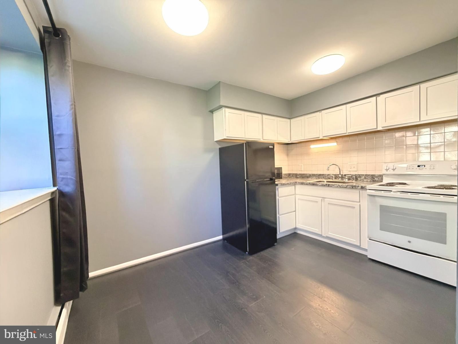 335 E LANCASTER AVENUE #E-5 photograph