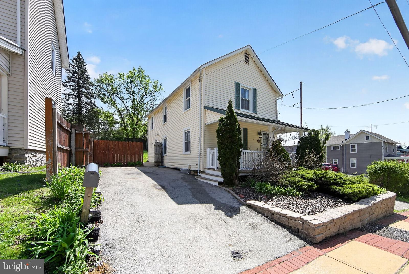 22 W BROAD ST, MALVERN 19355, PA