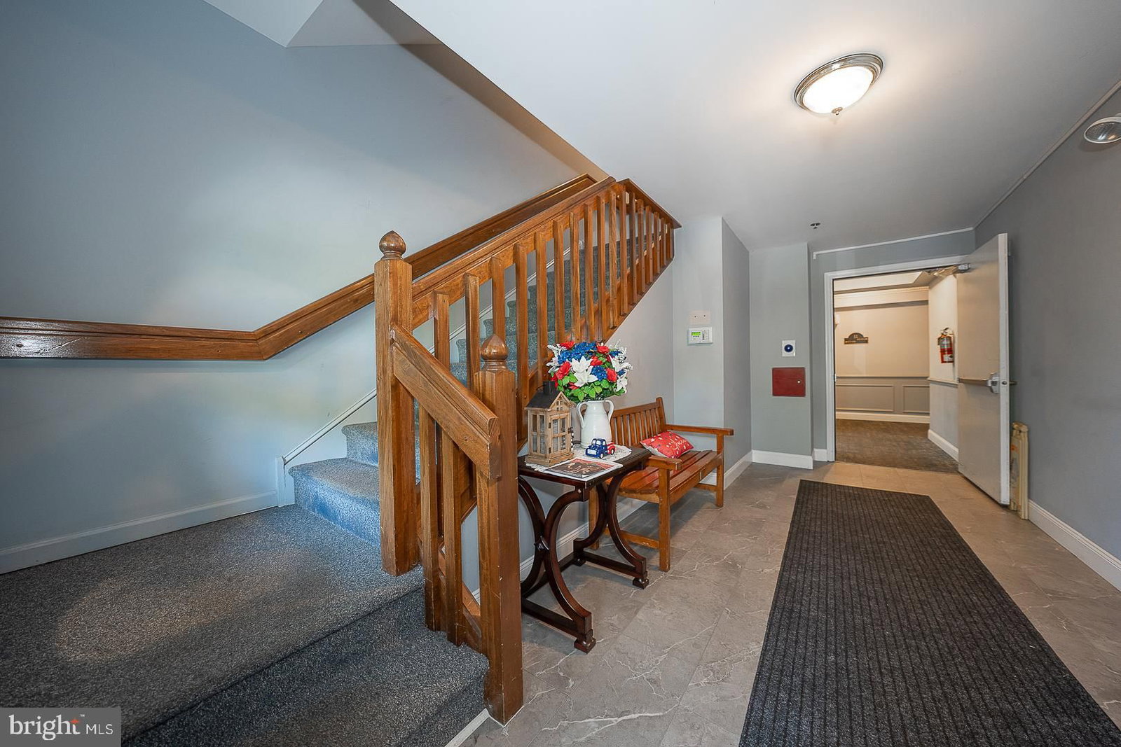 420 PAOLI POINTE DRIVE #420-M photograph