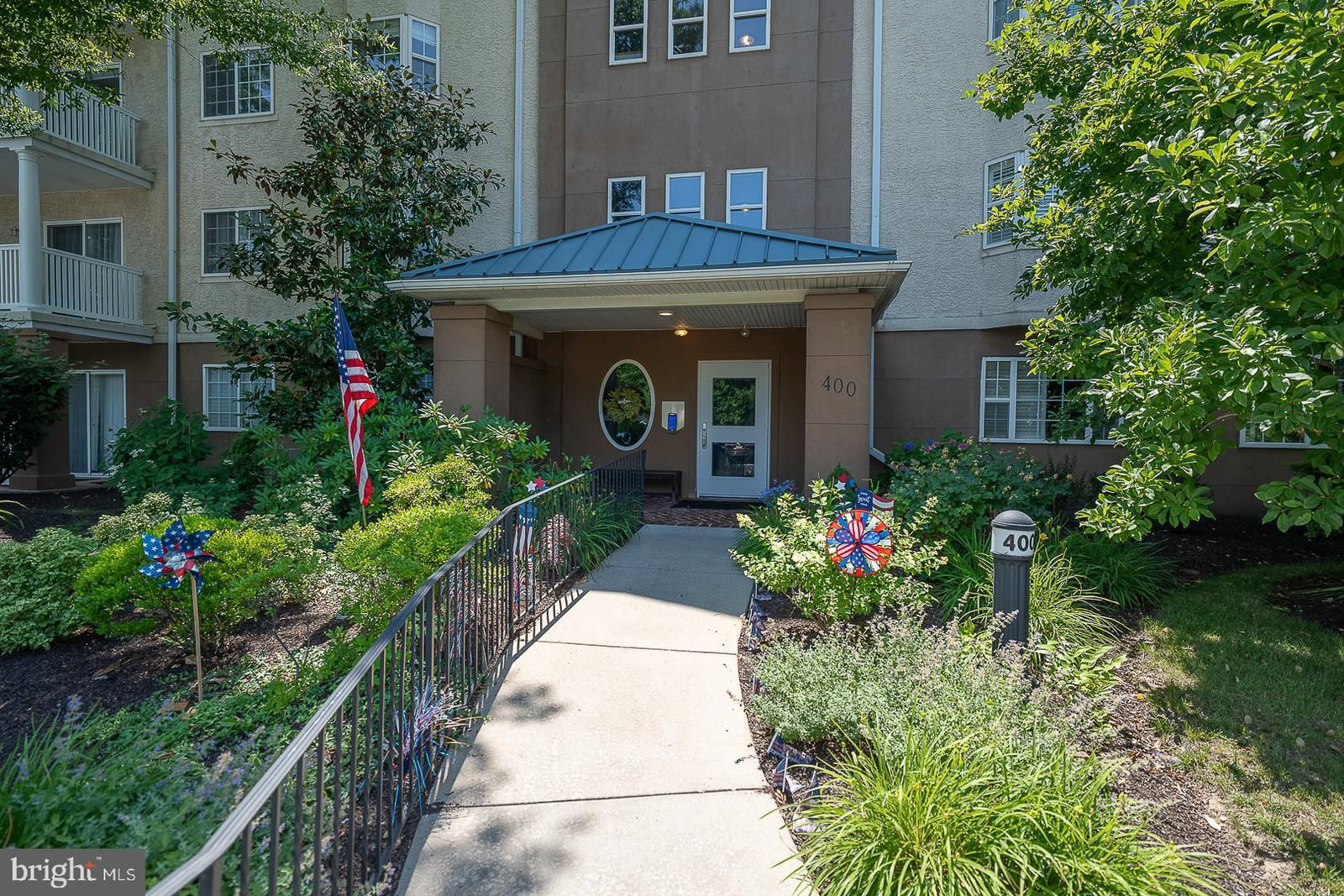 420 PAOLI POINTE DRIVE #420-M photograph