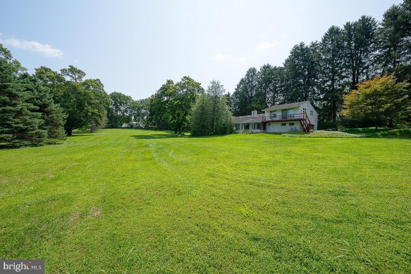 1011 VALLEY ROAD