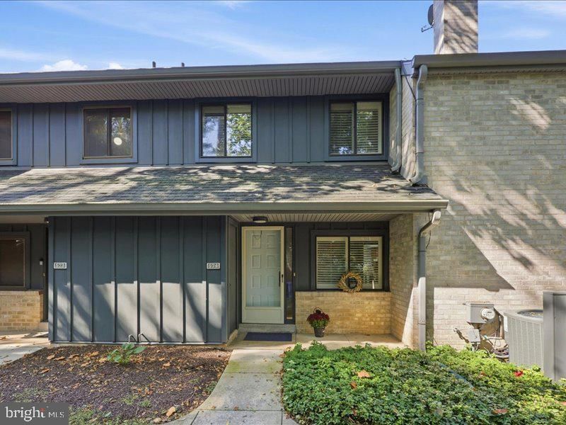 574 FOXWOOD LN, PAOLI 19301, PA