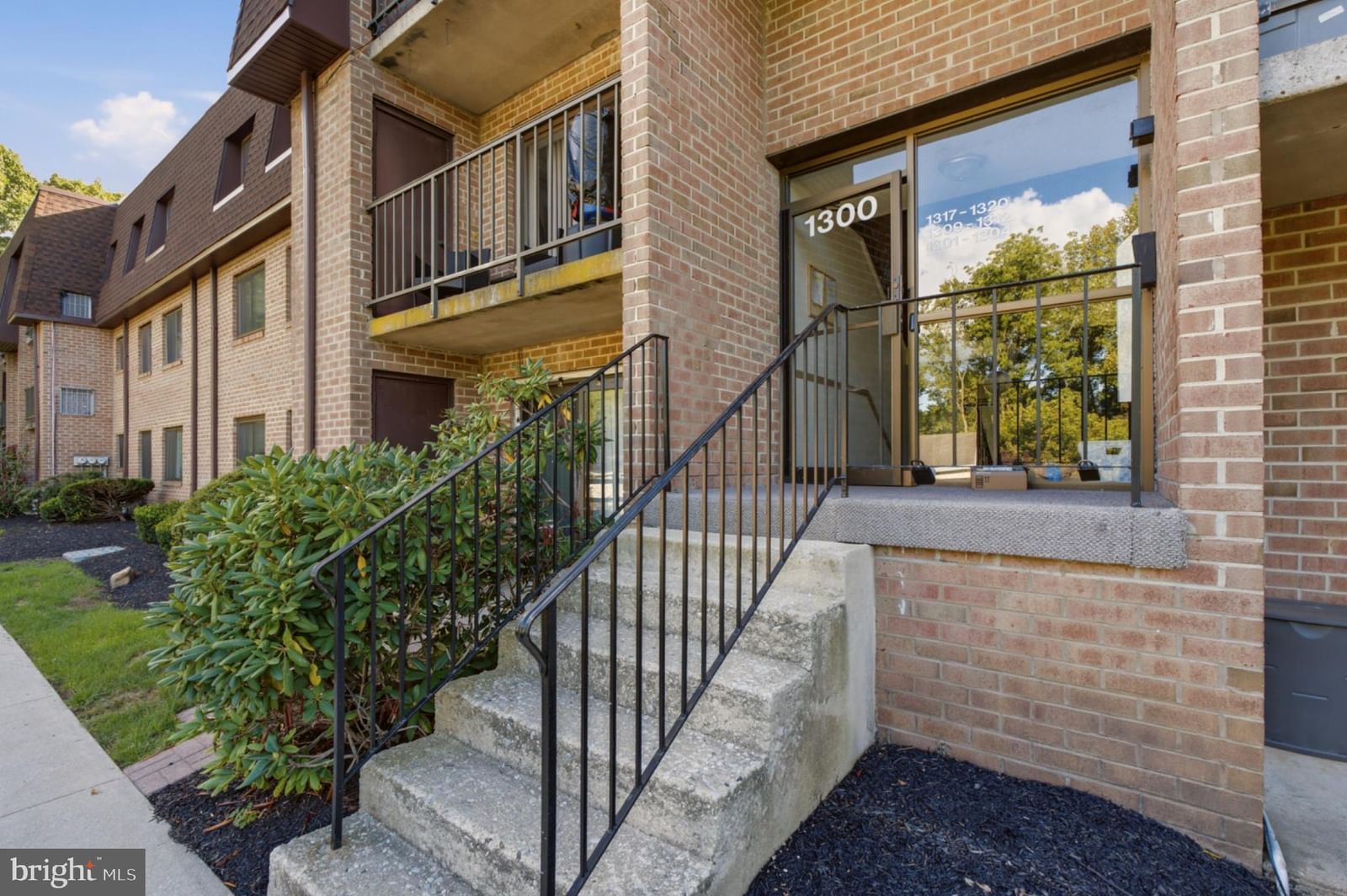 1304 VALLEY DRIVE #1304 photograph