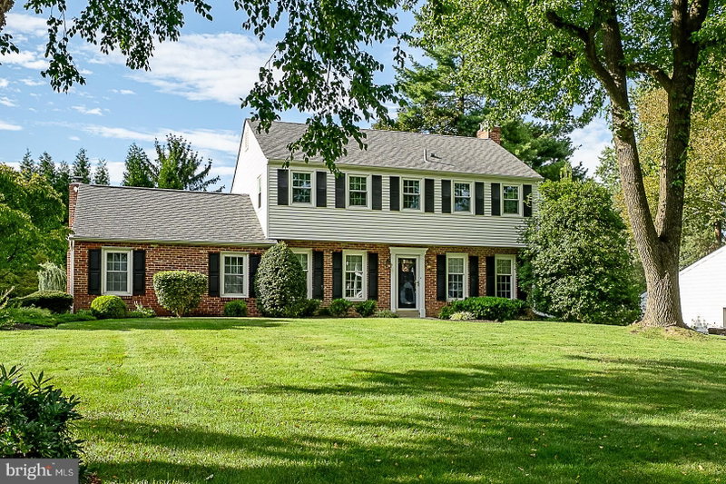 487 WINSTON WAY