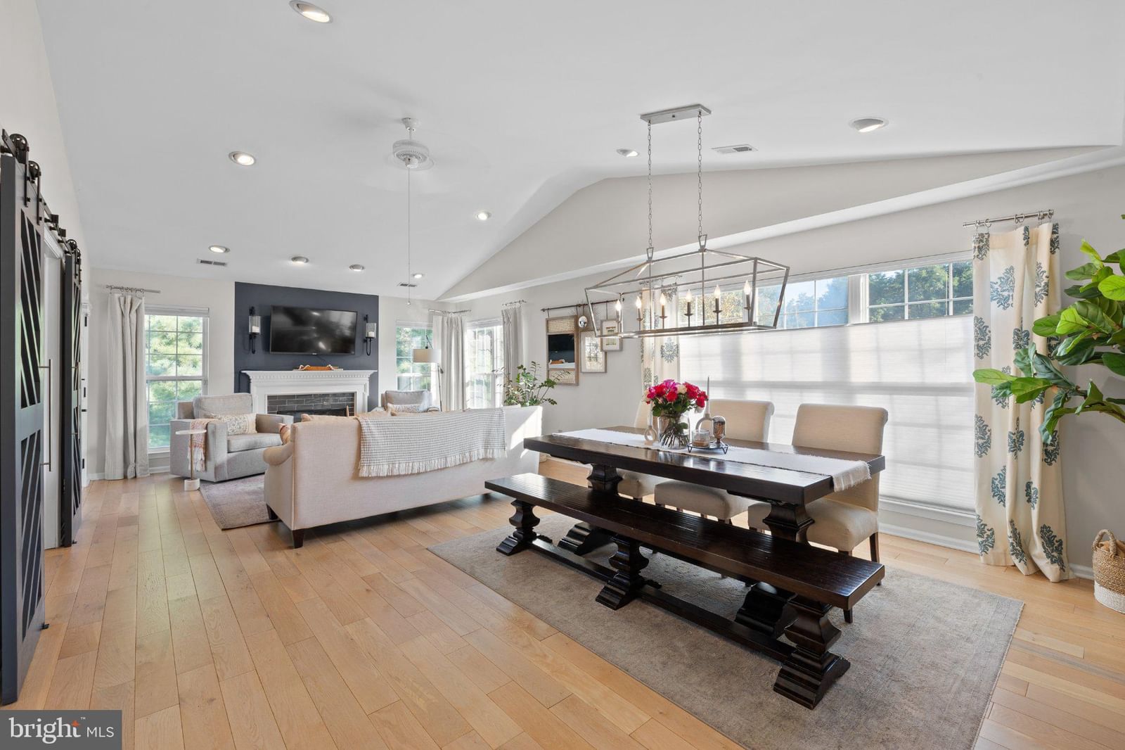 126 STEWARTS CT #805 photograph