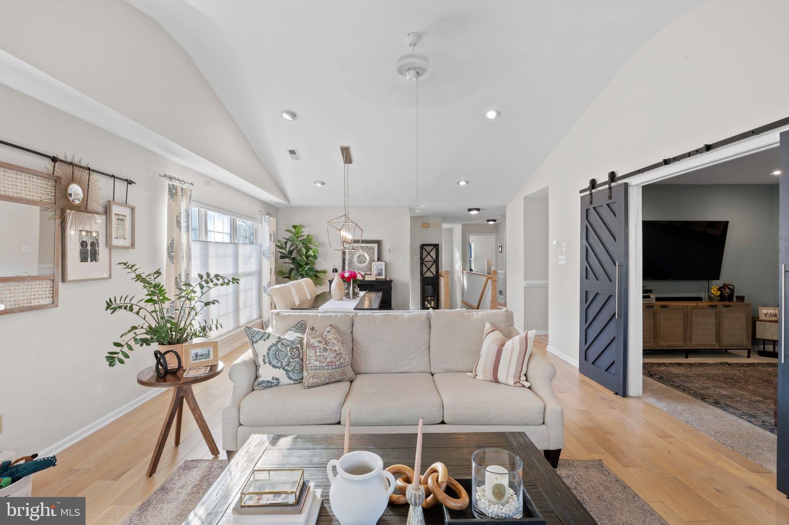 126 STEWARTS CT #805 photograph