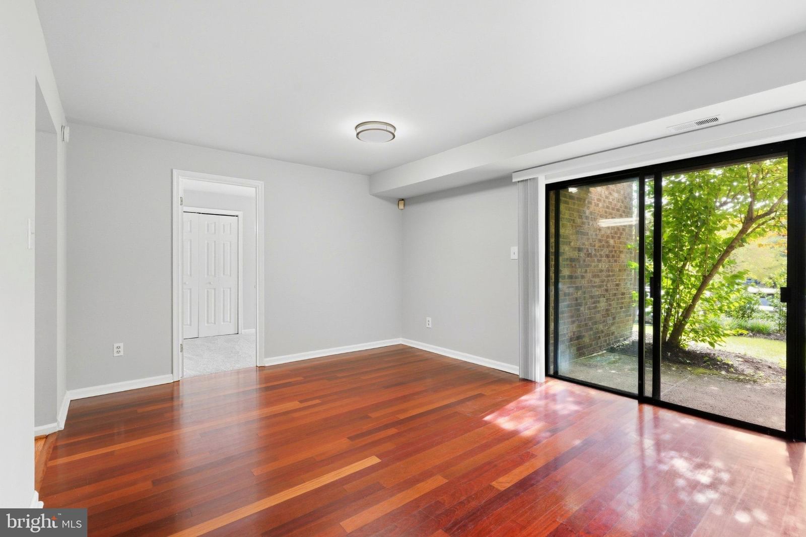 404 MOUNTAINVIEW DRIVE #404 photograph