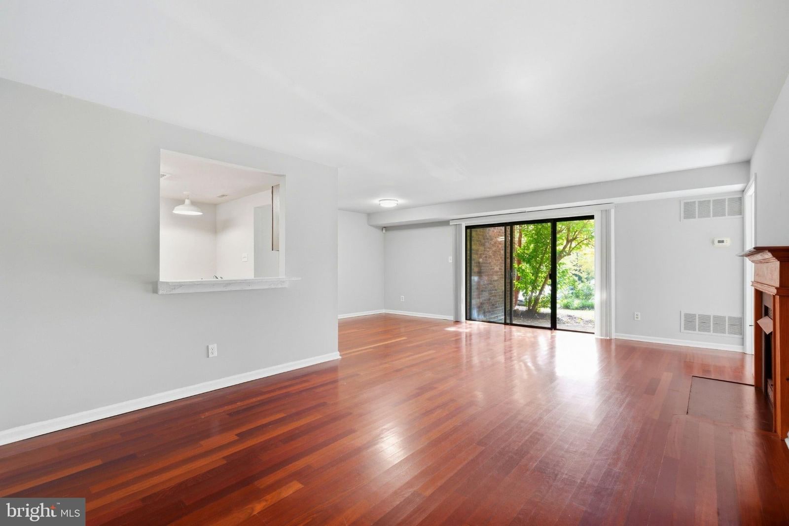 404 MOUNTAINVIEW DRIVE #404 photograph