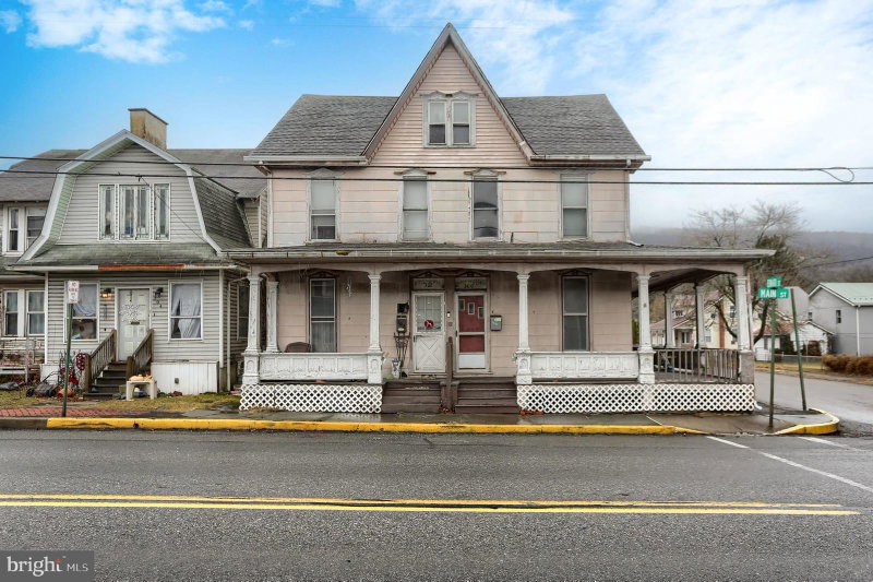 300-302 MAIN STREET