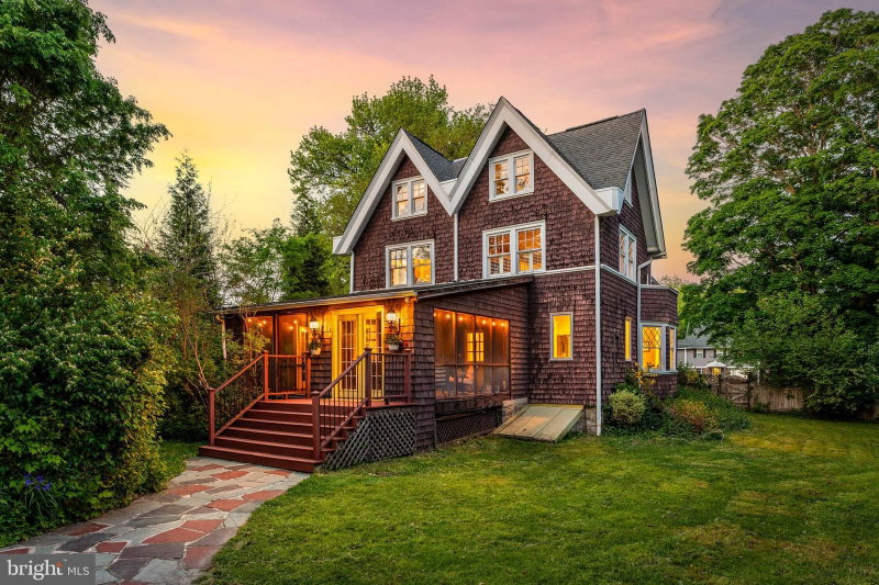 212 CHESTER ROAD