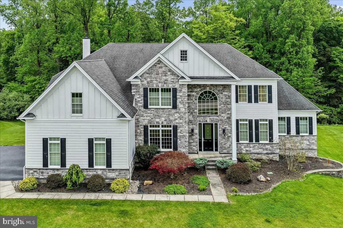 17 EVERGREEN PL, CHADDS FORD 19317, PA