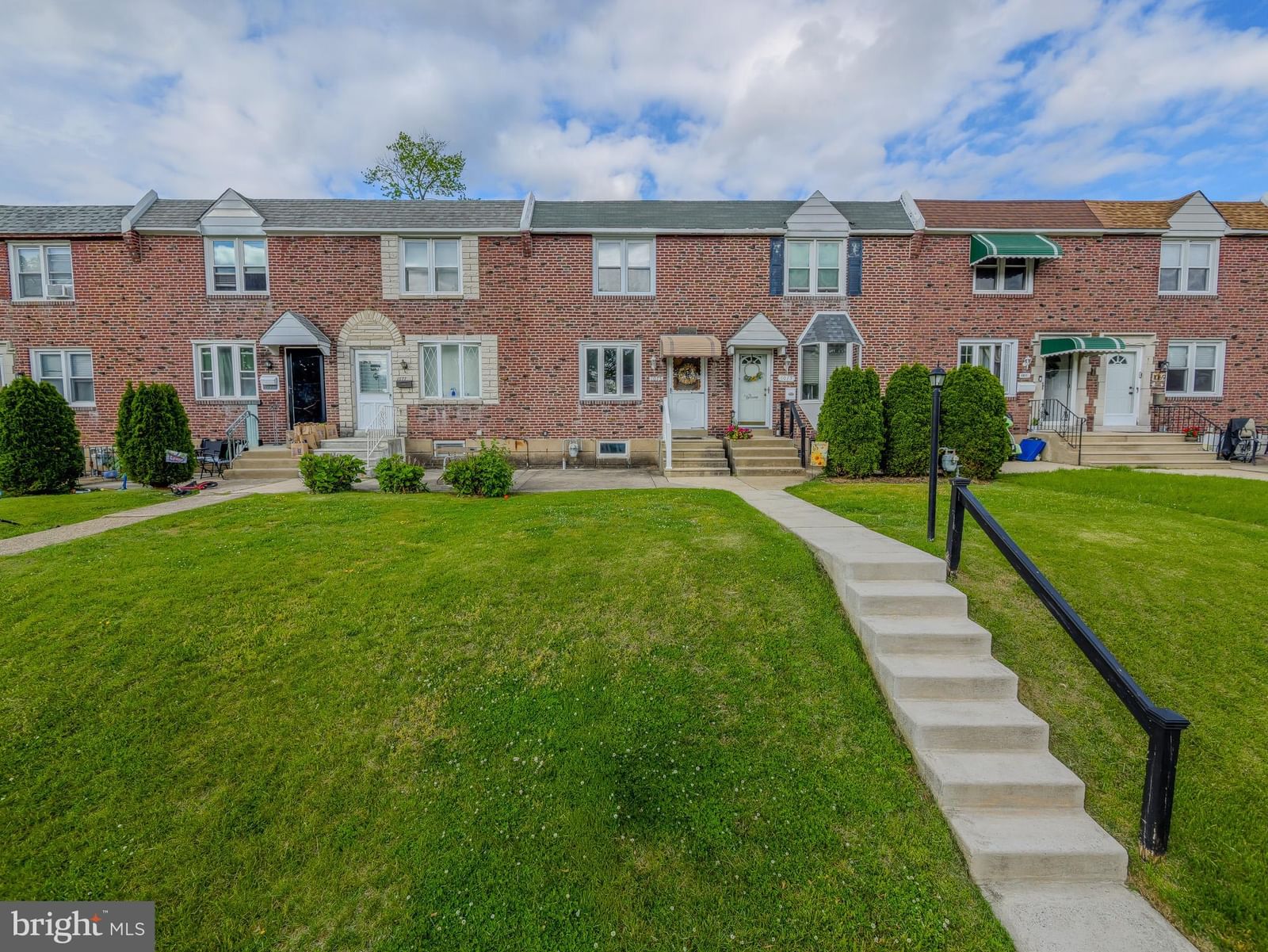 1075 BROOKWOOD LN, GLENOLDEN 19036, PA