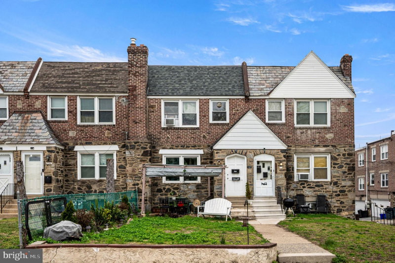 828 DERWYN ROAD