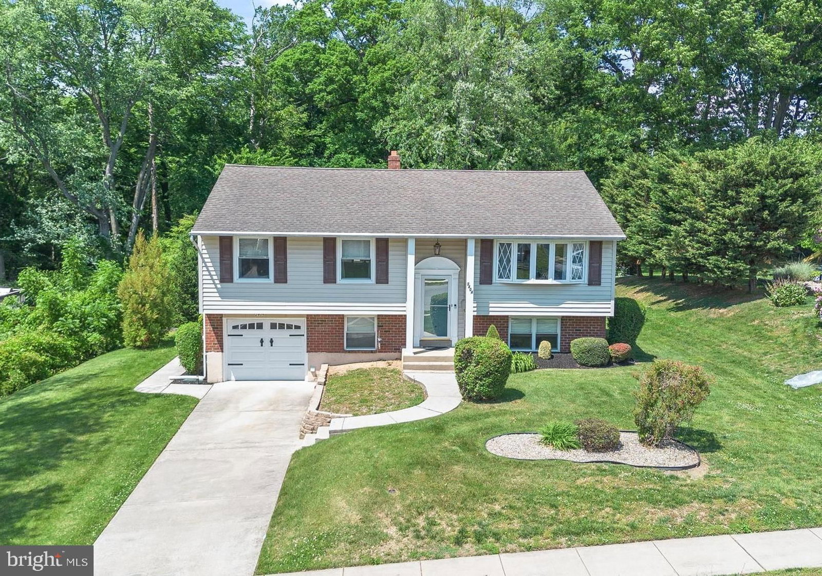2404 WEIR RD, ASTON 19014, PA