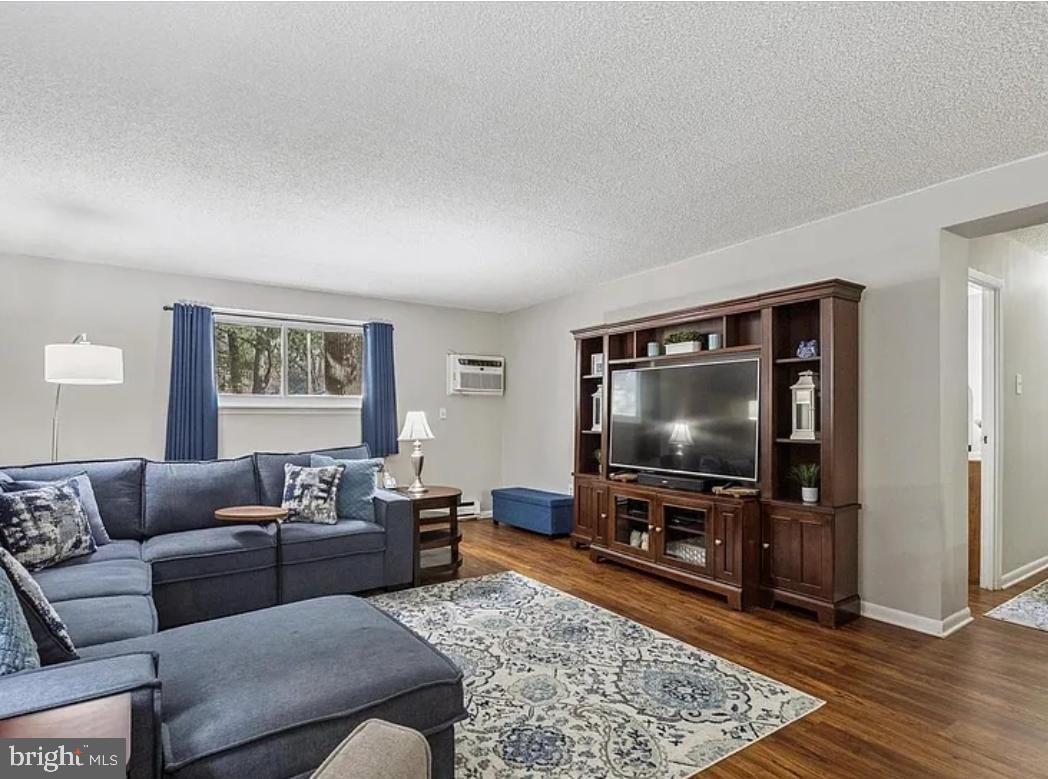400 GLENDALE ROAD #B13 photograph