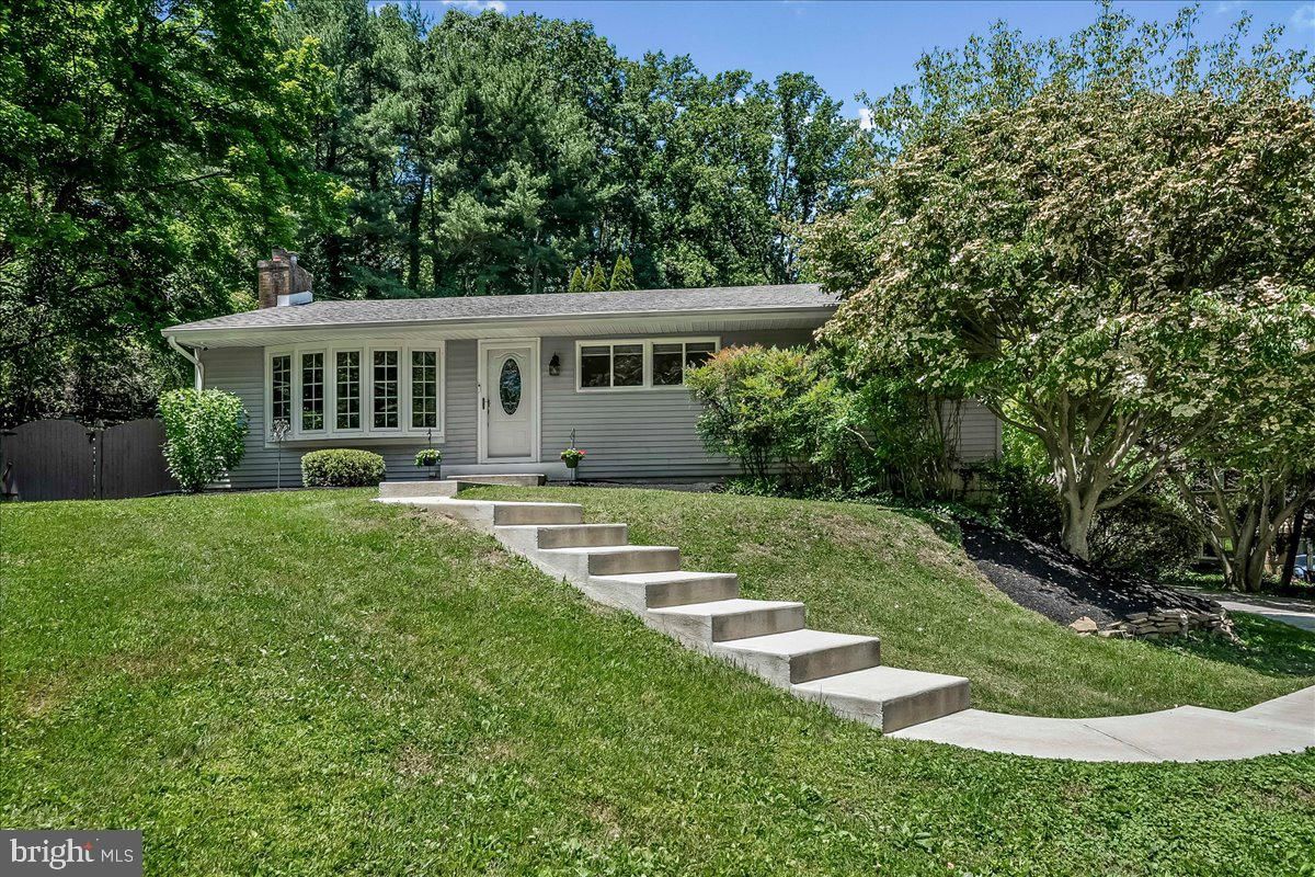 207 WALTER DR, MEDIA 19063, PA