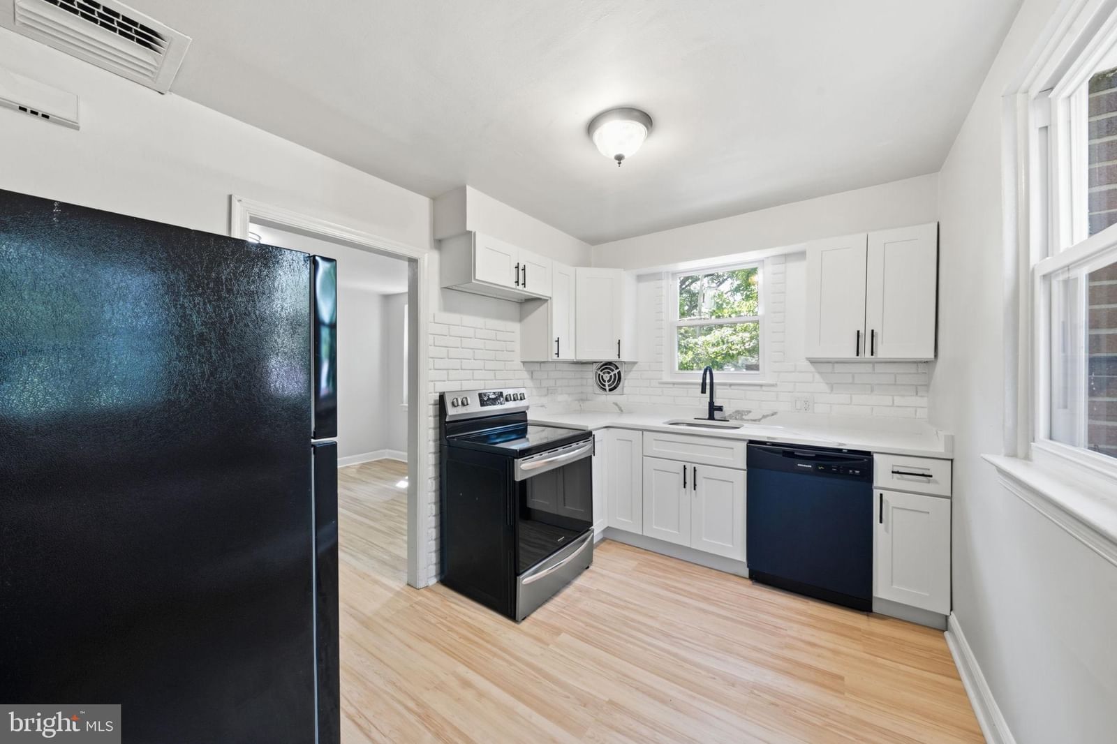 725 IRVINGTON PL, CHESTER 19013, PA