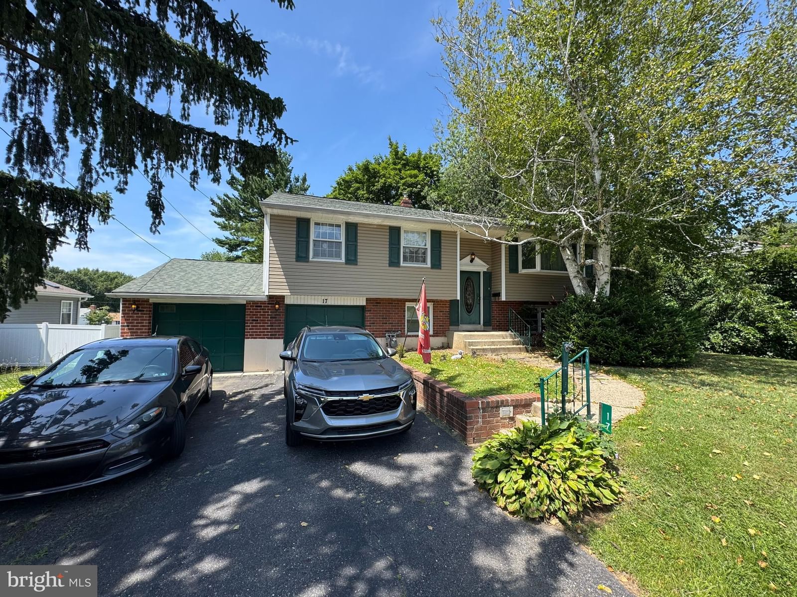 17 BLACKTHORNE LN, ASTON 19014, PA