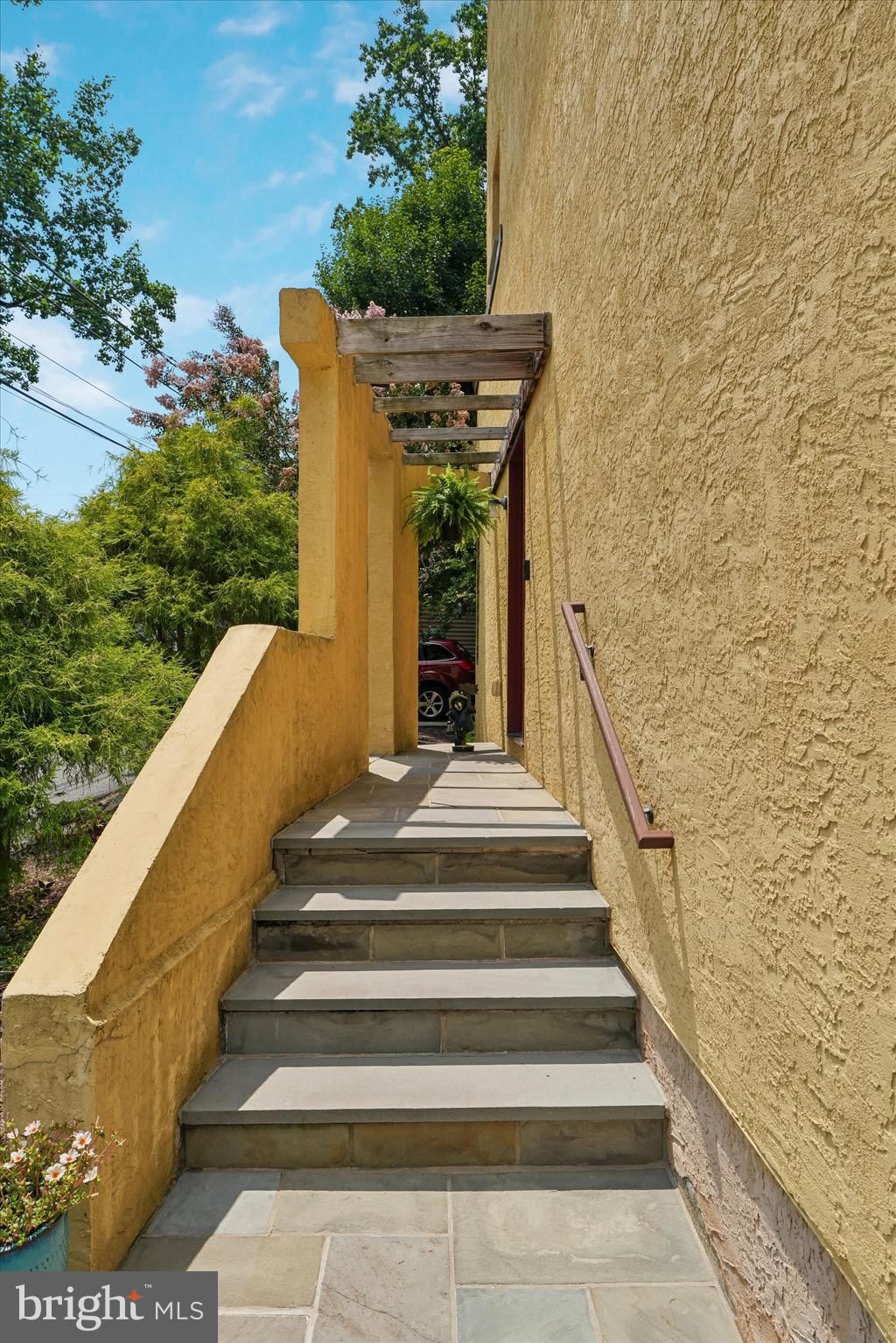 9 HOWARTH AVE, MEDIA 19063, PA