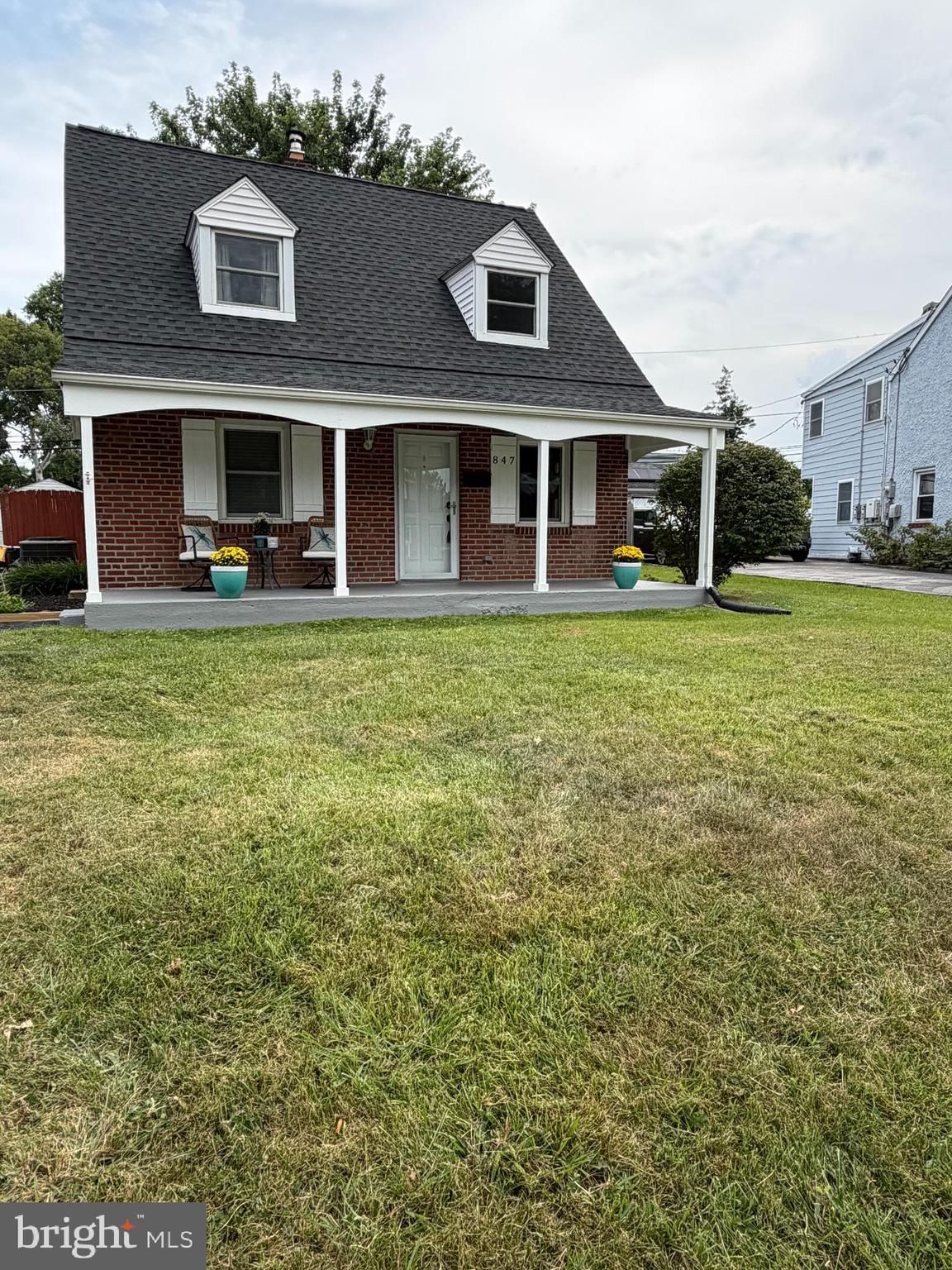847 WYNDOM TER, SECANE 19018, PA
