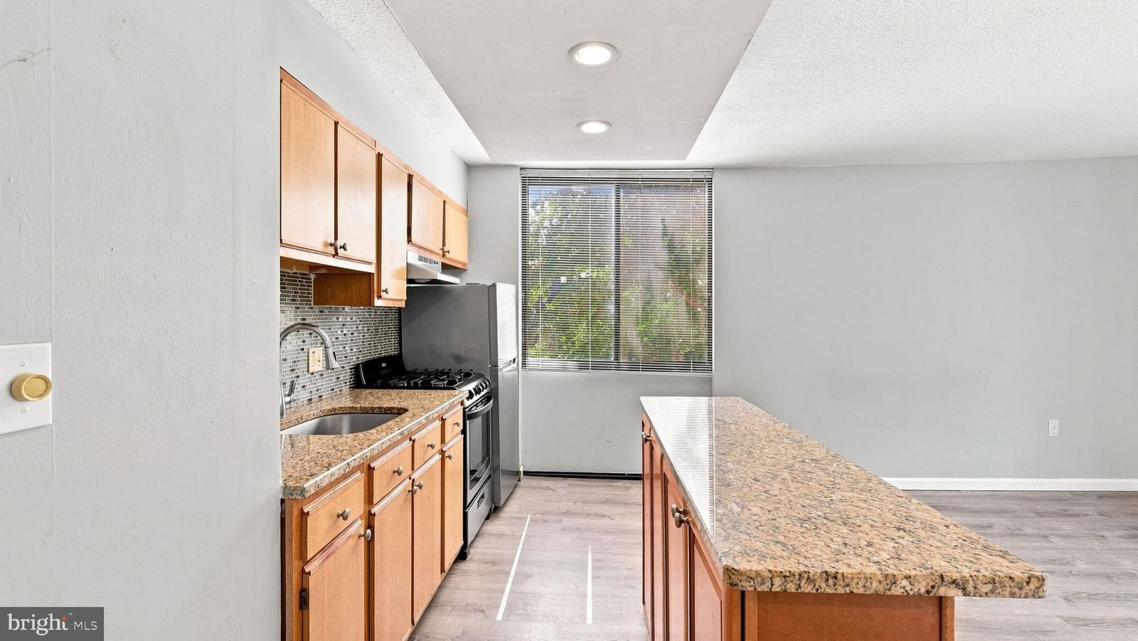 801 YALE AVENUE #104 photograph