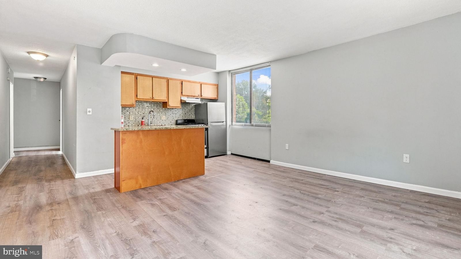 801 YALE AVENUE #104 photograph