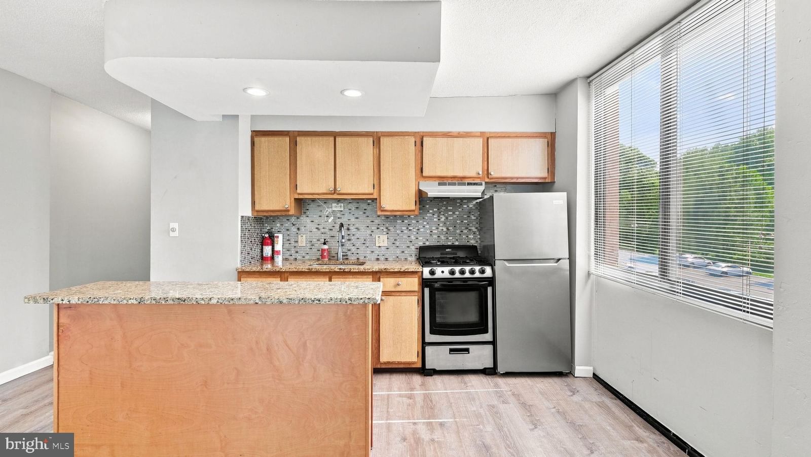 801 YALE AVENUE #104 photograph