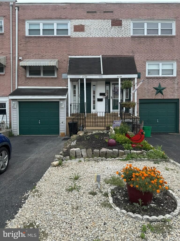 2123 RAVENWOOD ROAD