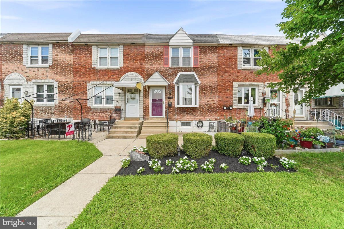 206 STRATFORD RD, GLENOLDEN 19036, PA