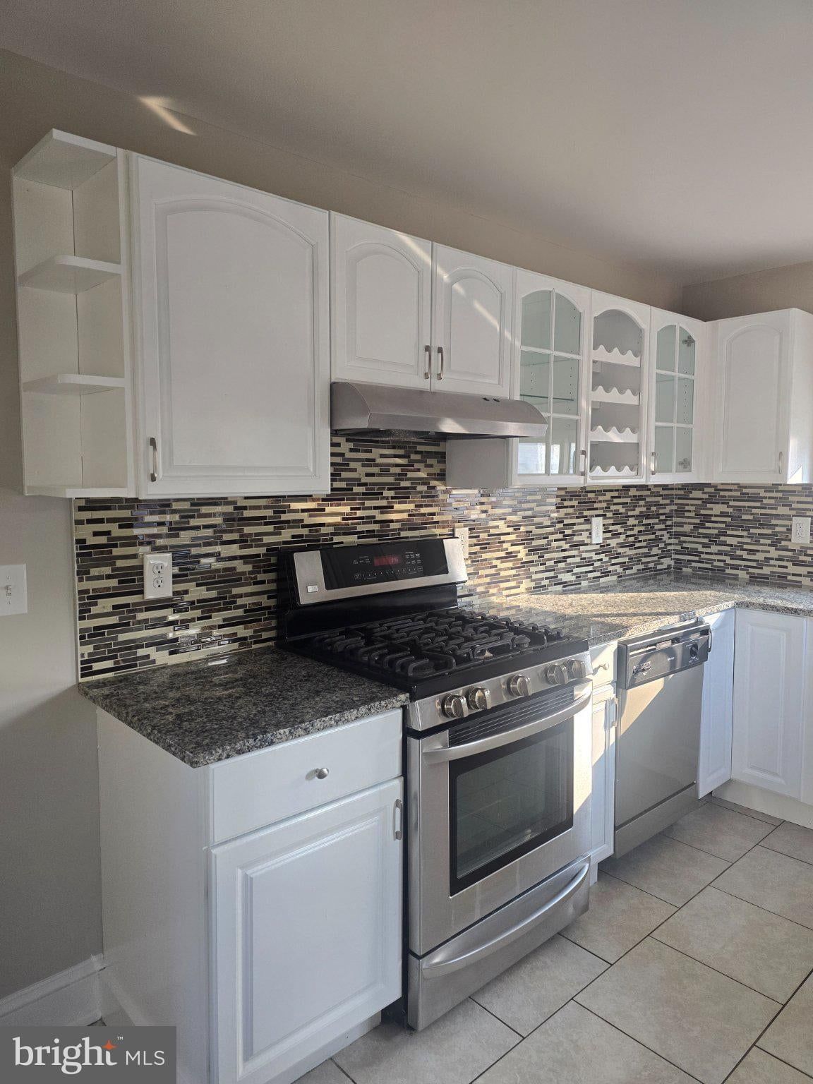 28 N WELLS AVE, GLENOLDEN 19036, PA
